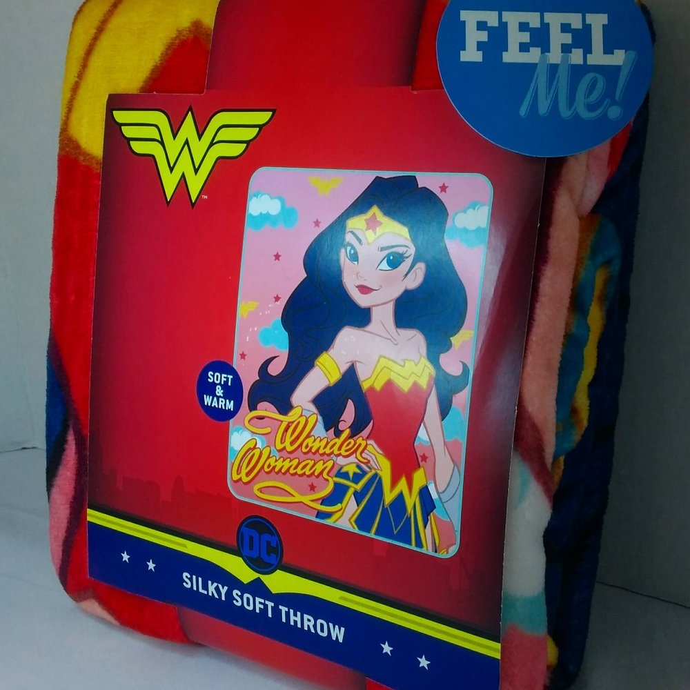 Wonder Woman Silky Soft & Warm Throw Blanket